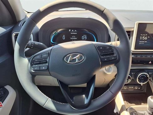 New 2025 Hyundai Venue Limited image 17