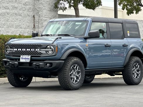 New 2025 Ford Bronco Badlands image 8
