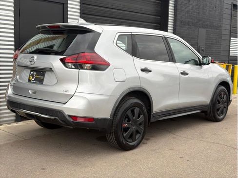 Used 2020 Nissan Rogue S image 3
