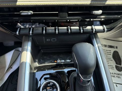 New 2026 Chevrolet Colorado ZR2 w/ Technology Package AWD/4WD image 24