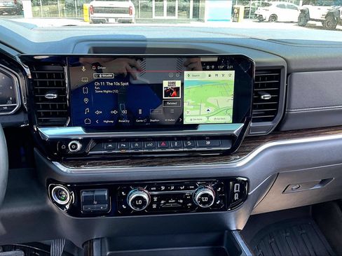 Used 2024 GMC Sierra 1500 Elevation w/ Elevation Premium Package AWD/4WD image 23