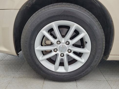 Used 2016 Dodge Grand Caravan SXT FWD image 31