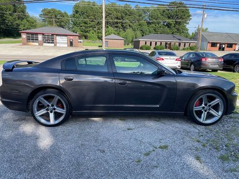 Used 2014 Dodge Charger SE w/ Sport Appearance Group RWD image 8