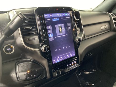 Used 2025 RAM 2500 Big Horn AWD/4WD image 12