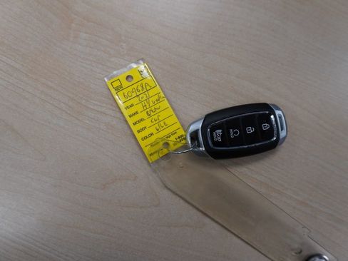 Used 2021 Hyundai Venue w/ Cargo Package image 32