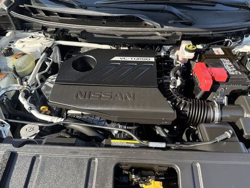Used 2022 Nissan Rogue SV w/ SV Premium Package image 30