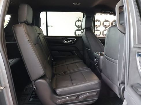 Used 2024 Chevrolet Suburban Z71 AWD/4WD image 23
