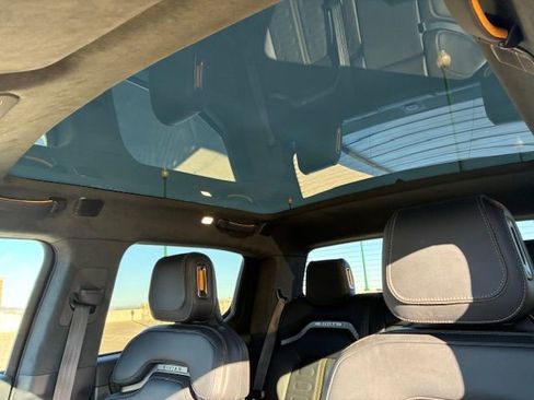 Used 2022 Rivian R1T Launch Edition image 18