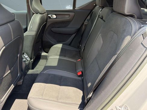 Used 2023 Volvo XC40 Recharge Ultimate AWD/4WD image 14