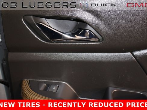 Used 2019 GMC Acadia SLE image 23