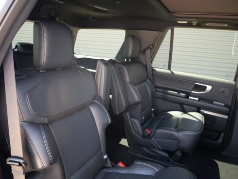 New 2027 Ford Expedition Platinum w/ Stealth Performance Package AWD/4WD image 12
