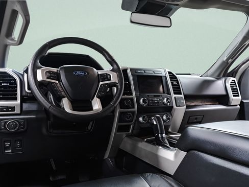 Used 2019 Ford F150 Lariat w/ Equipment Group 502A Luxury AWD/4WD image 29