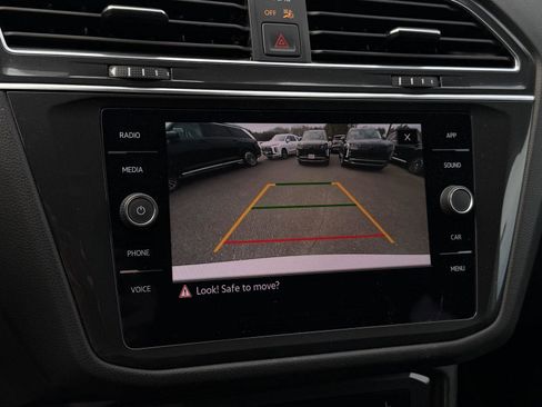 Used 2023 Volkswagen Tiguan SE image 12