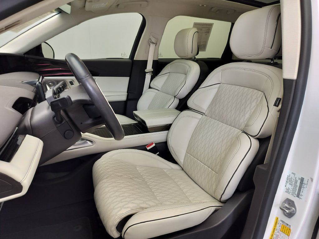 Used 2024 Lincoln Nautilus Black Label w/ Jet Appearance Package (87T) AWD/4WD image 9