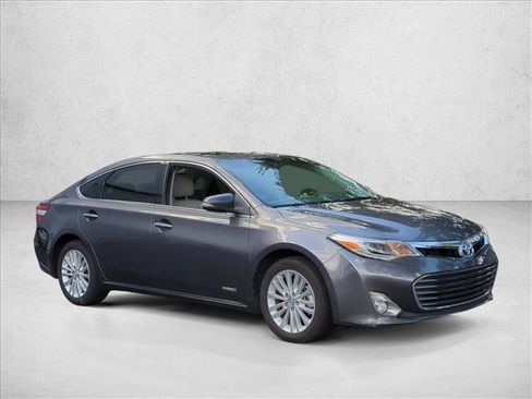 Used 2013 Toyota Avalon XLE Touring FWD image 3