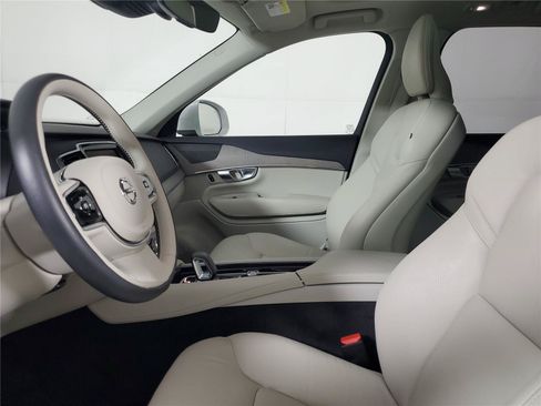 Certified 2025 Volvo XC90 T8 Plus w/ Protection Package Premier AWD/4WD image 22