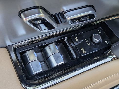 New 2026 Land Rover Range Rover Sport SE AWD/4WD image 12