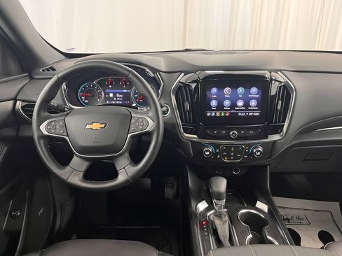 Used 2023 Chevrolet Traverse LT w/ LT Premium Package AWD/4WD image 19