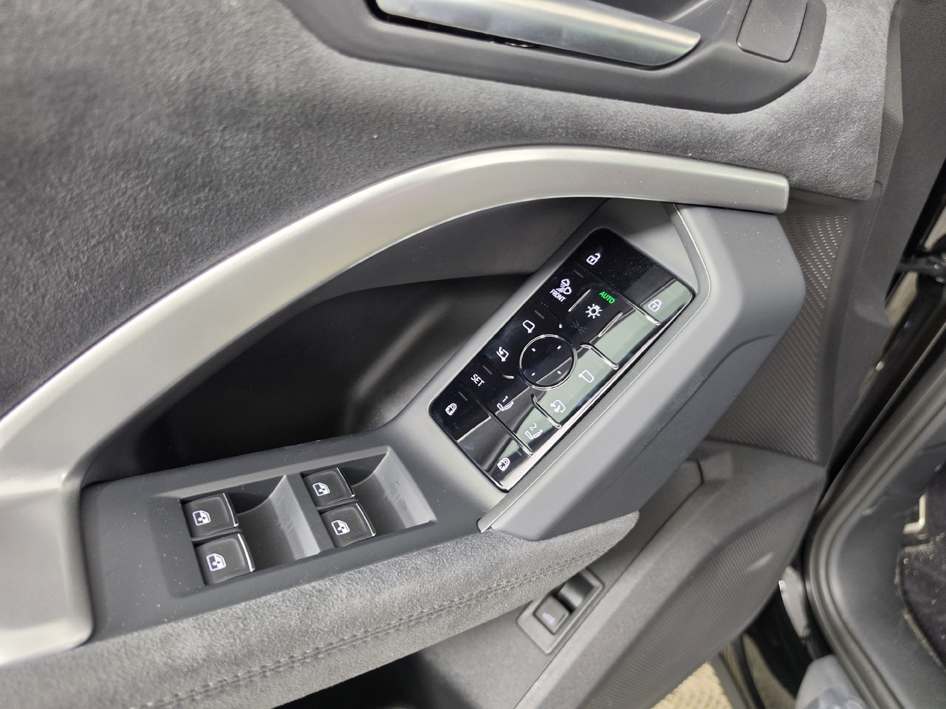 New 2026 Audi SQ5 Premium Plus AWD/4WD image 16