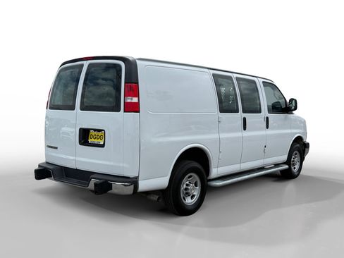 Used 2024 Chevrolet Express 2500 w/ Driver Convenience Package RWD image 5