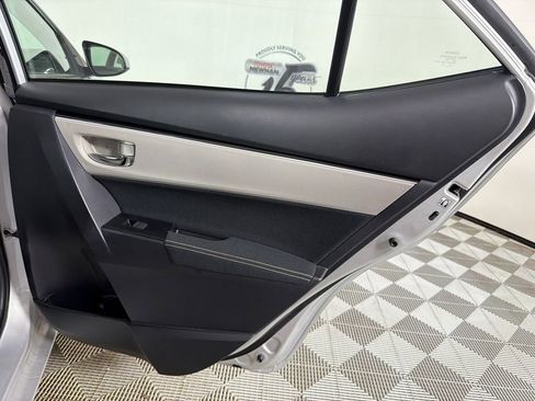 Used 2017 Toyota Corolla LE image 16