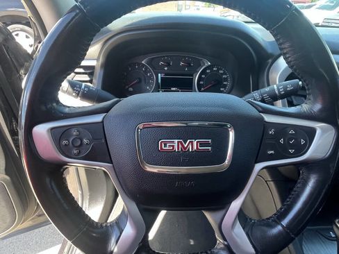 Used 2018 GMC Acadia SLT image 16