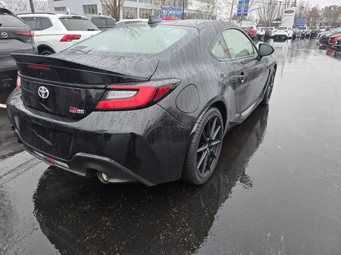 Certified 2024 Toyota GR86 Premium image 7