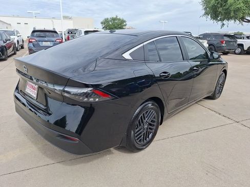 Used 2026 Nissan Sentra SV w/ Floor Mat Package FWD image 6