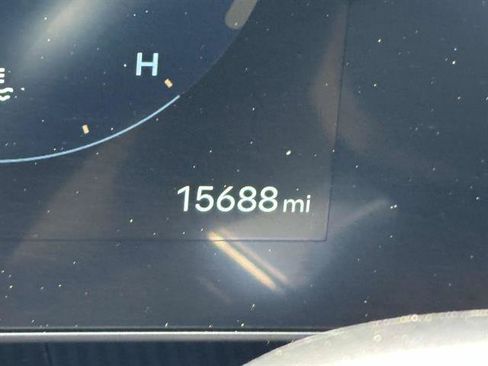 Used 2024 Hyundai Santa Fe Calligraphy AWD/4WD image 17