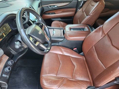 Used 2015 Cadillac Escalade Luxury image 10