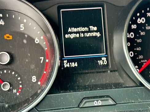 Used 2018 Volkswagen Tiguan S image 12