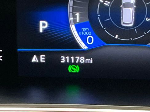 Certified 2022 Volkswagen Tiguan SE R-Line image 24