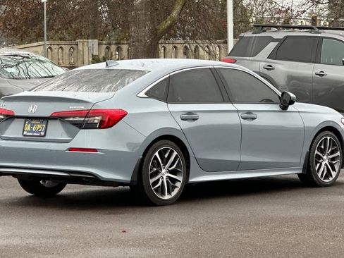 Used 2024 Honda Civic Touring image 2