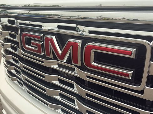 Used 2022 GMC Sierra 1500 Denali AWD/4WD image 46