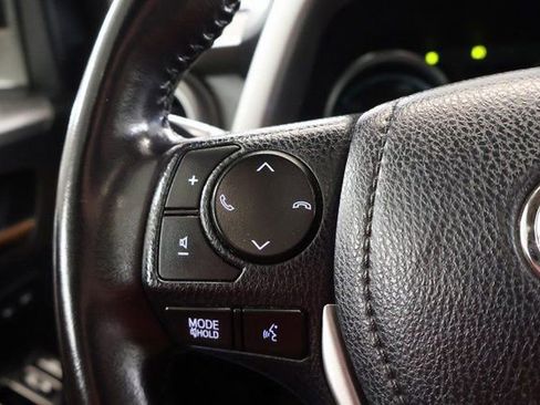 Used 2017 Toyota RAV4 Limited image 19