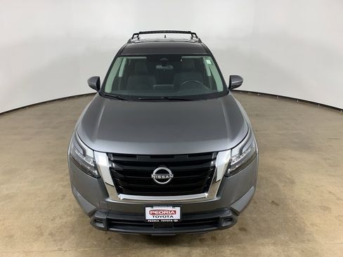 Used 2023 Nissan Pathfinder SV image 4