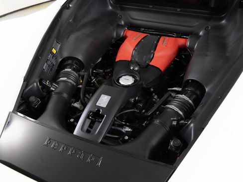 Used 2020 Ferrari F8 Tributo image 18