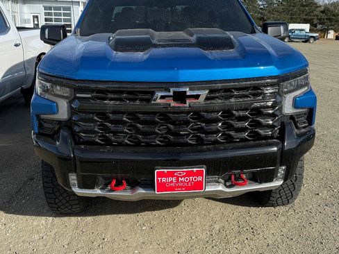 Used 2024 Chevrolet Silverado 1500 ZR2 w/ Technology Package image 4