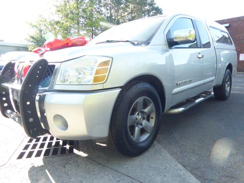 Used 2005 Nissan Titan SE RWD image 7