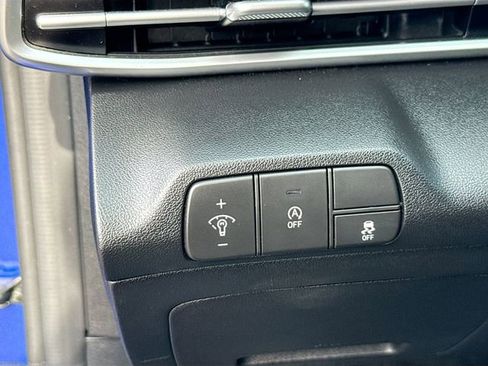 Used 2024 Hyundai Elantra SE FWD image 10
