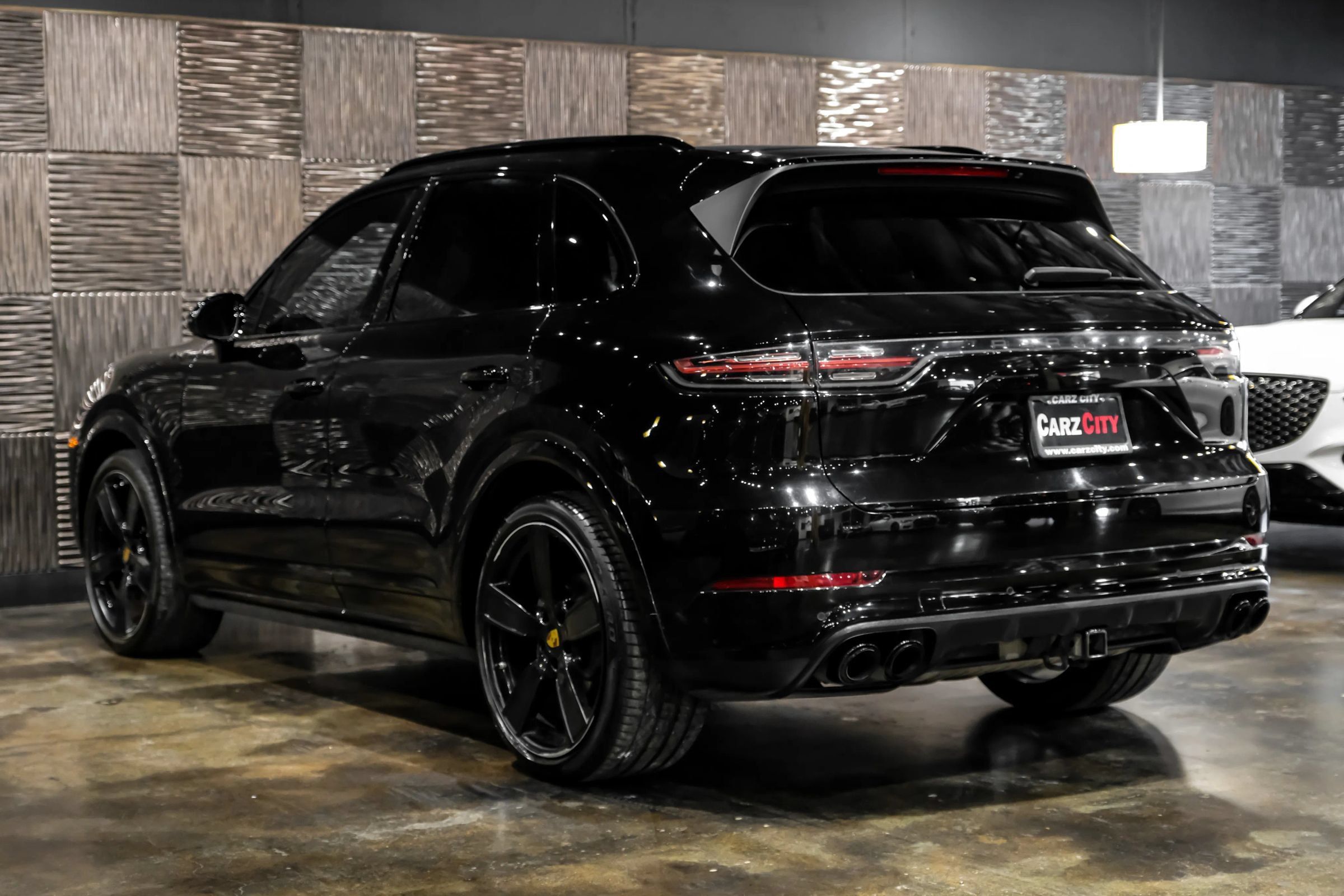 Used 2019 Porsche Cayenne S AWD/4WD image 9