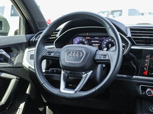 Used 2025 Audi Q3 2.0T Premium w/ Convenience Package AWD/4WD image 21