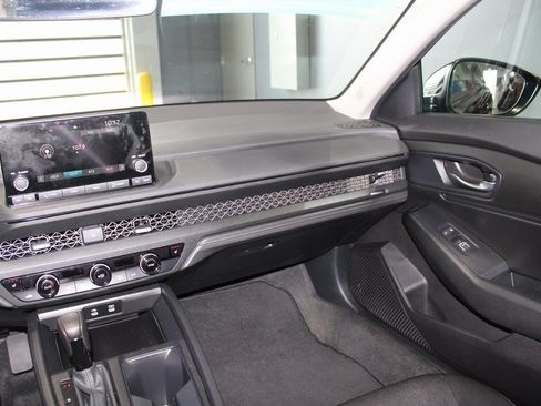 Used 2025 Honda Accord SE image 22