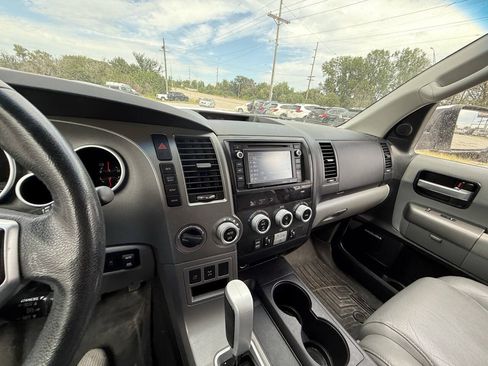 Used 2016 Toyota Sequoia Limited AWD/4WD image 24