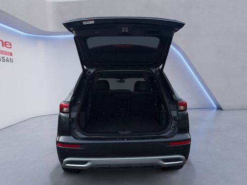 Used 2024 Mitsubishi Outlander AWD image 19