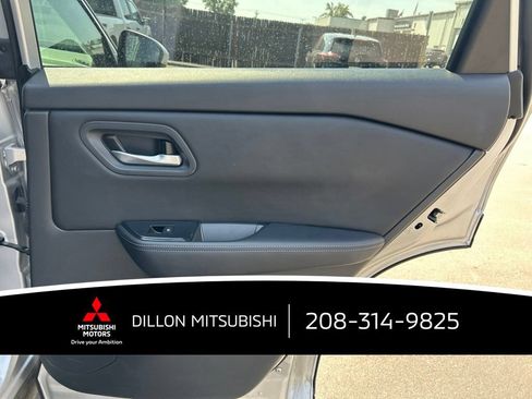 Used 2025 Nissan Rogue SV AWD/4WD image 13