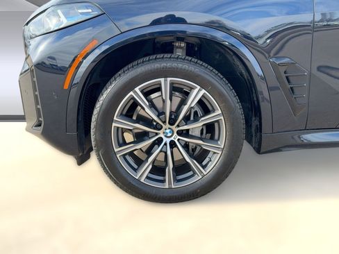 Used 2025 BMW X5 xDrive40i w/ M Sport Package image 11