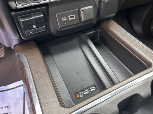 Used 2022 GMC Sierra 1500 Denali w/ Denali Reserve Package image 21