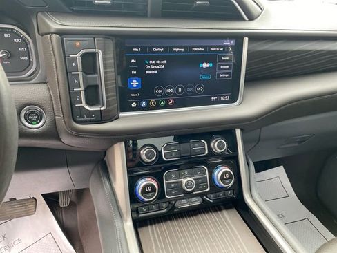 Used 2021 GMC Yukon XL Denali w/ Denali Premium Package AWD/4WD image 15