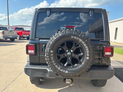 Used 2023 Jeep Wrangler Willys image 9